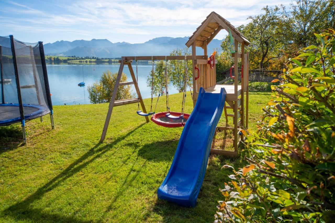 Seehotel Und Appartements Schnoeller Rieden am Forggensee Exterior photo