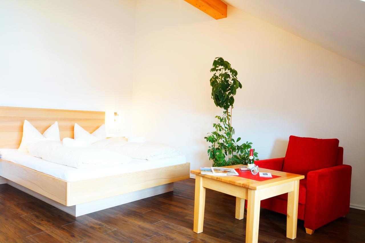 Seehotel Und Appartements Schnoeller Rieden am Forggensee Exterior photo
